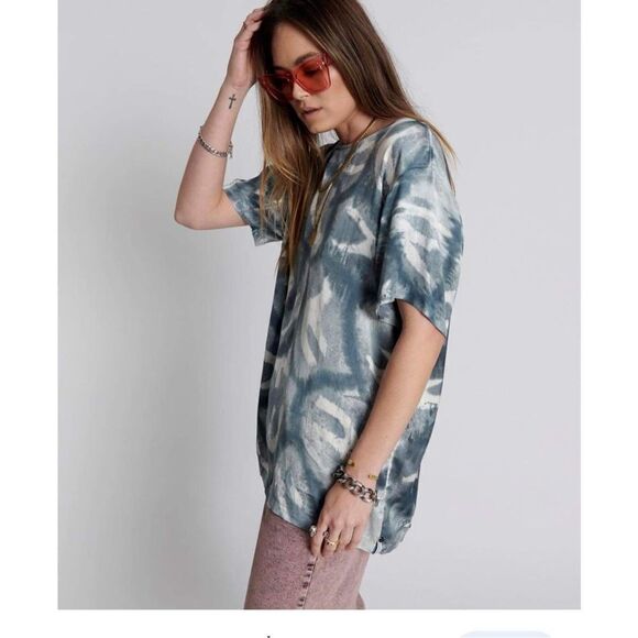 NWT One Teaspoon Reflection Hand Printed Satin Tee Size S - Picture 2 of 8